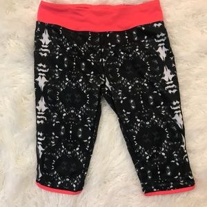 Fabletics knee length crop legging